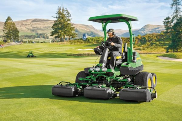 John Deere 7500A E-Hybrid - Image 2